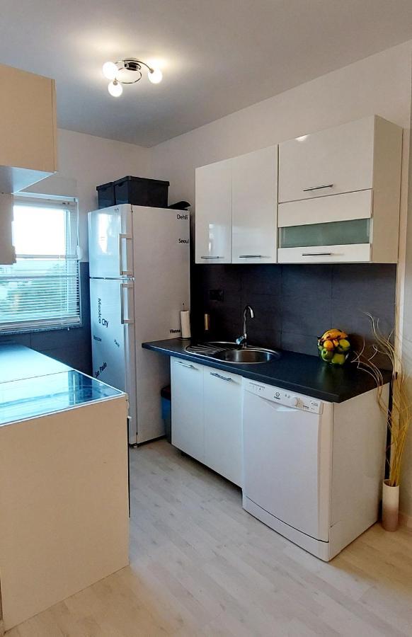 Apartman Near Fazana-500 From The Sea Екстер'єр фото