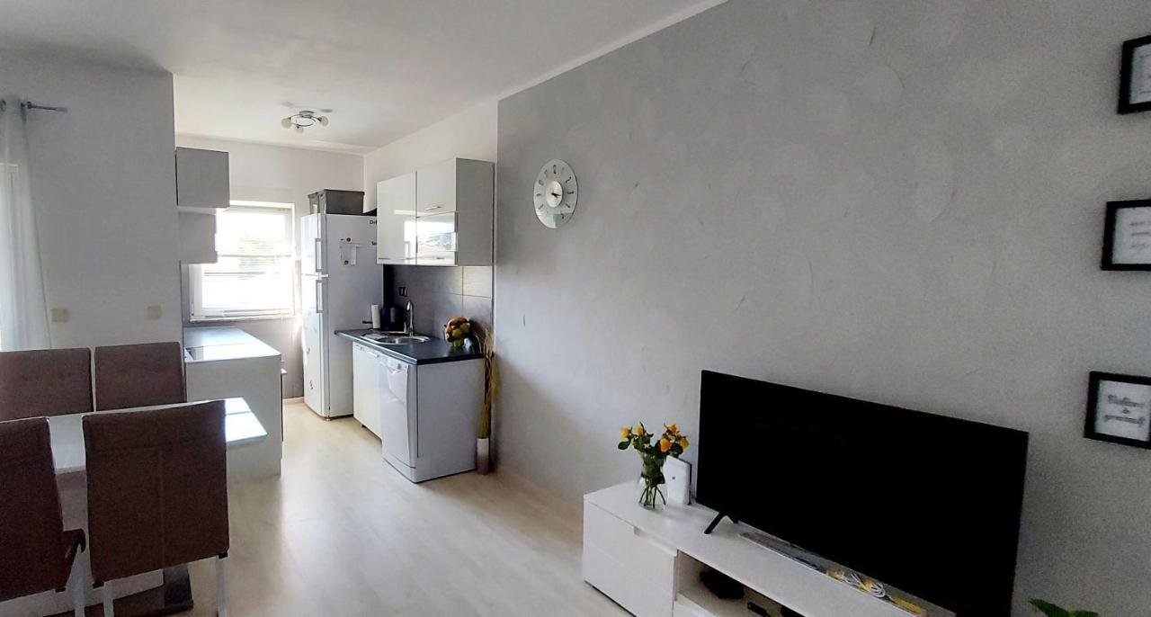 Apartman Near Fazana-500 From The Sea Екстер'єр фото